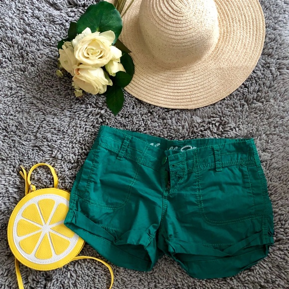 Classic Shorts - Picture 1 of 3